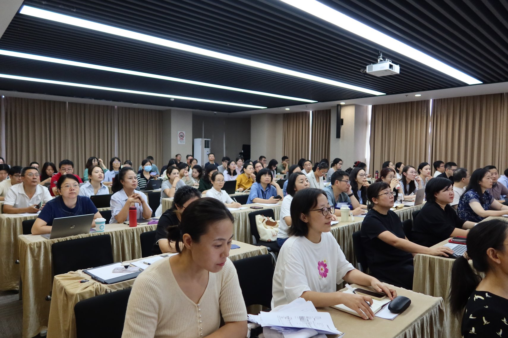 全面提升一分钟快三官网操作说明教职工